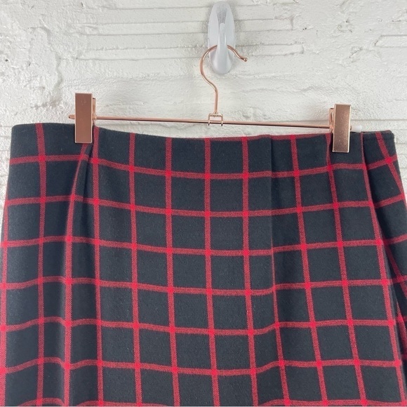 J. Jill Black & Red Plaid Faux Wrap Front Ponte Knit Skirt Size Small - Picture 7 of 11